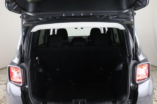Used Jeep Renegade 2020 for sale - 76032640: Photo 11