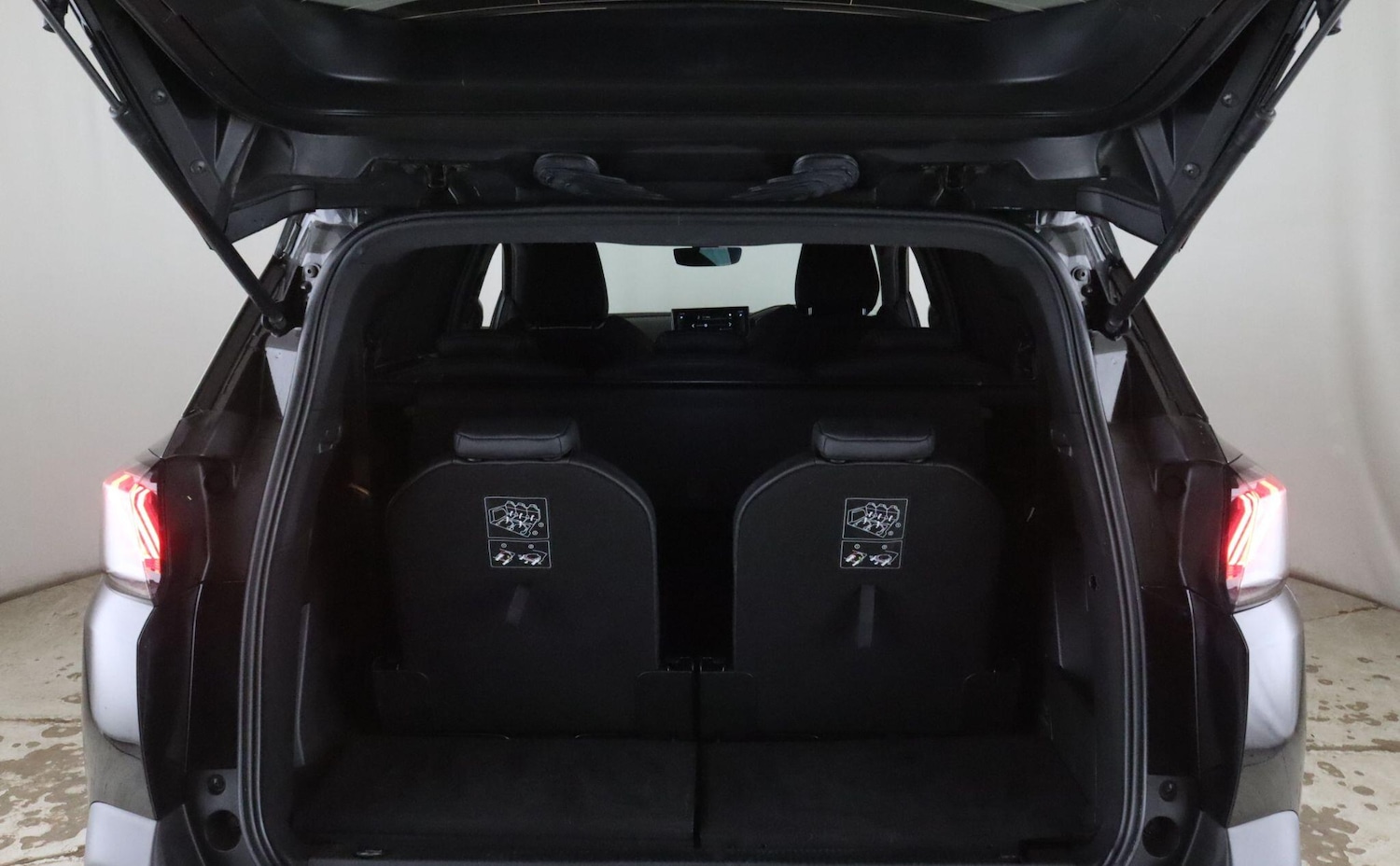 Used Peugeot 5008 2023 for sale - 77994172: Photo 12