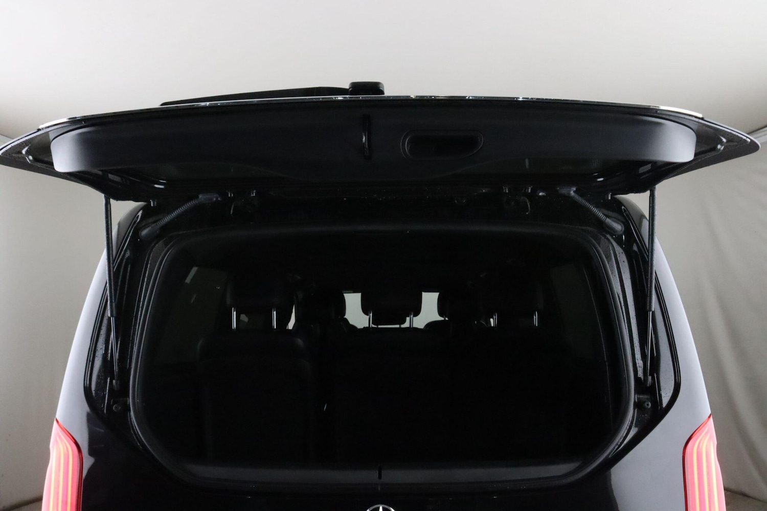 Used Mercedes-Benz V-Class 2019 for sale - 76151083: Photo 14