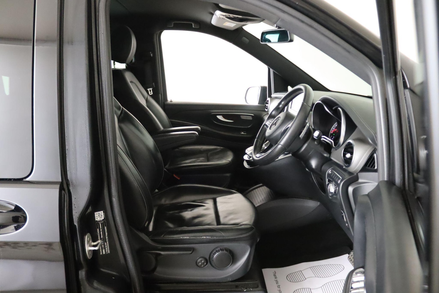 Used Mercedes-Benz V-Class 2019 for sale - 76151083: Photo 19