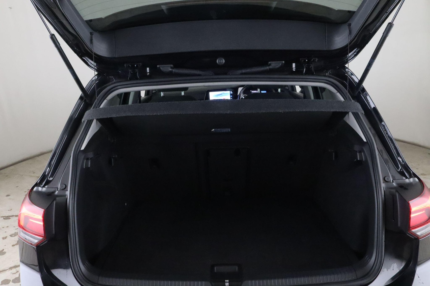 Used Volkswagen Golf 2020 for sale - 76213990: Photo 14