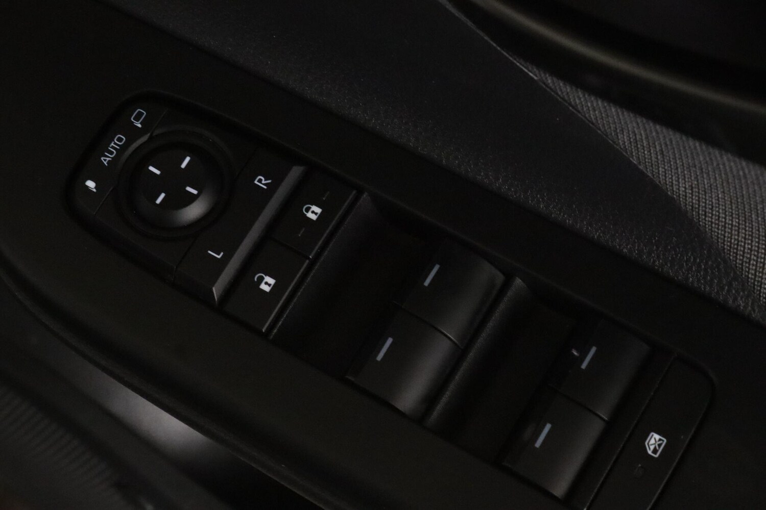 Used Toyota C-HR 2024 for sale - 77550015: Photo 21