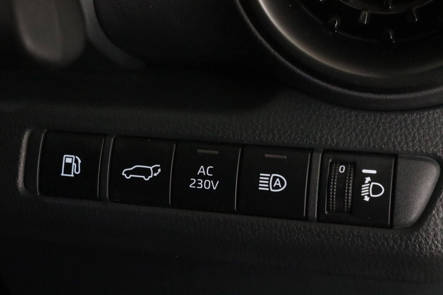 Used Toyota C-HR 2024 for sale - 77550015: Photo 22