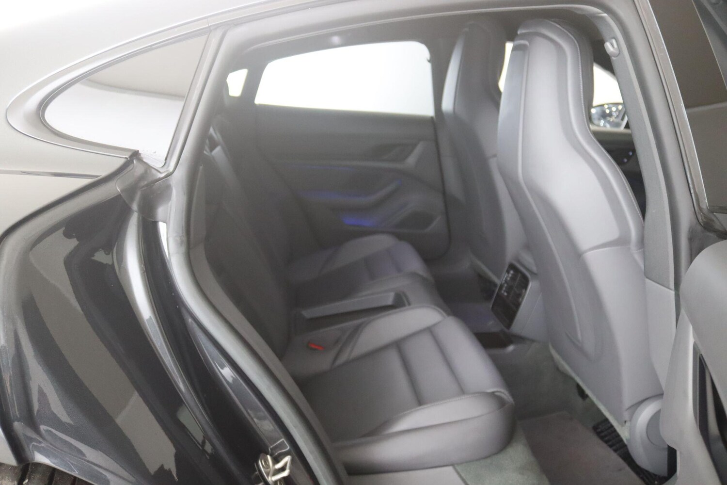 Used Porsche Taycan 2022 for sale - 77611673: Photo 15