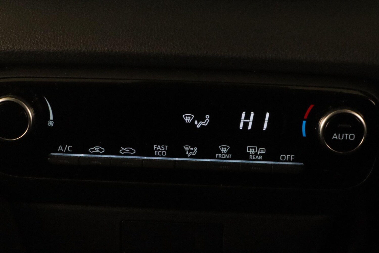 Used Toyota Yaris 2024 for sale - 76715032: Photo 21