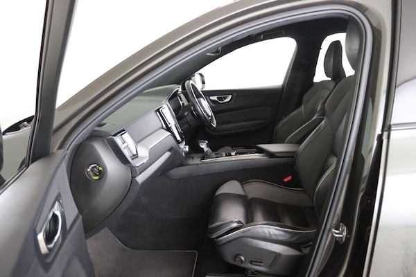 Used Volvo XC60 2019 for sale - 76000952: Photo 11