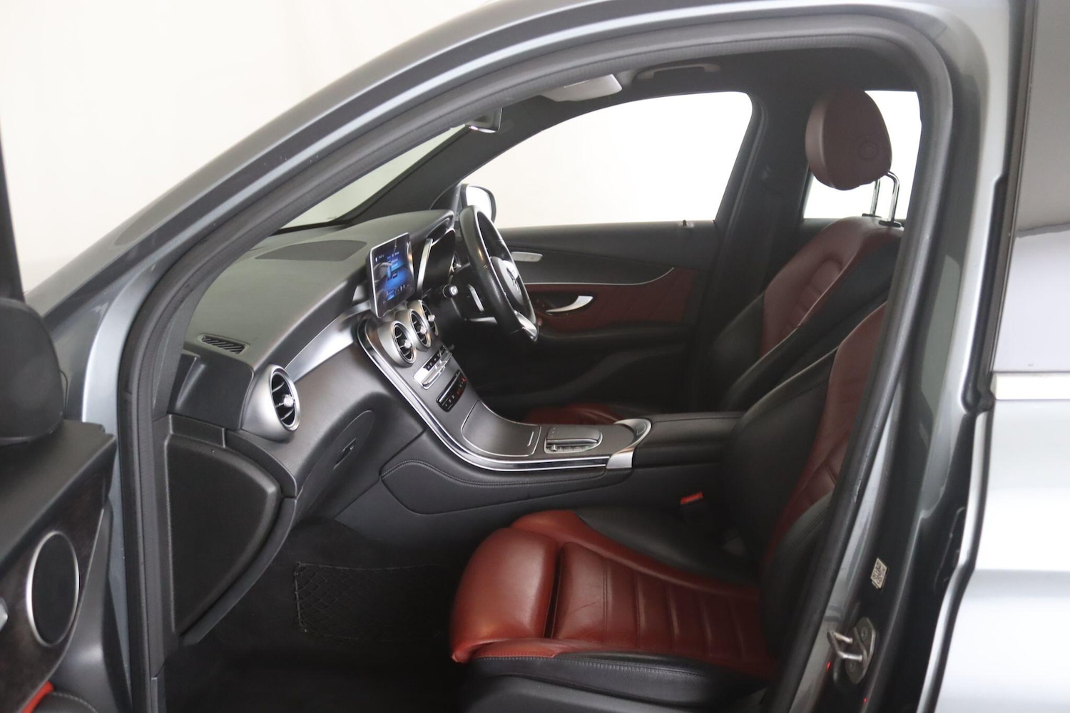 Used Mercedes-Benz GLC 2020 for sale - 76976320: Photo 11