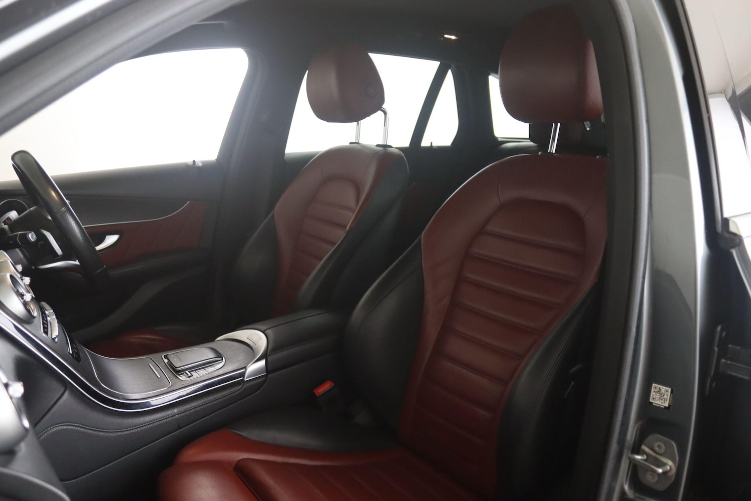 Used Mercedes-Benz GLC 2020 for sale - 76976320: Photo 12