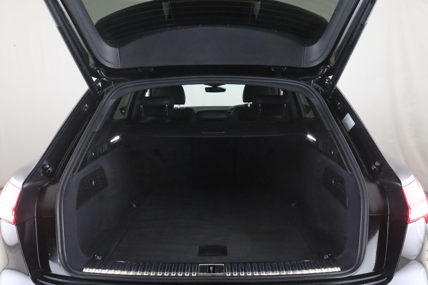 Used Audi Q8 e-tron for sale - 77549604: Photo 13