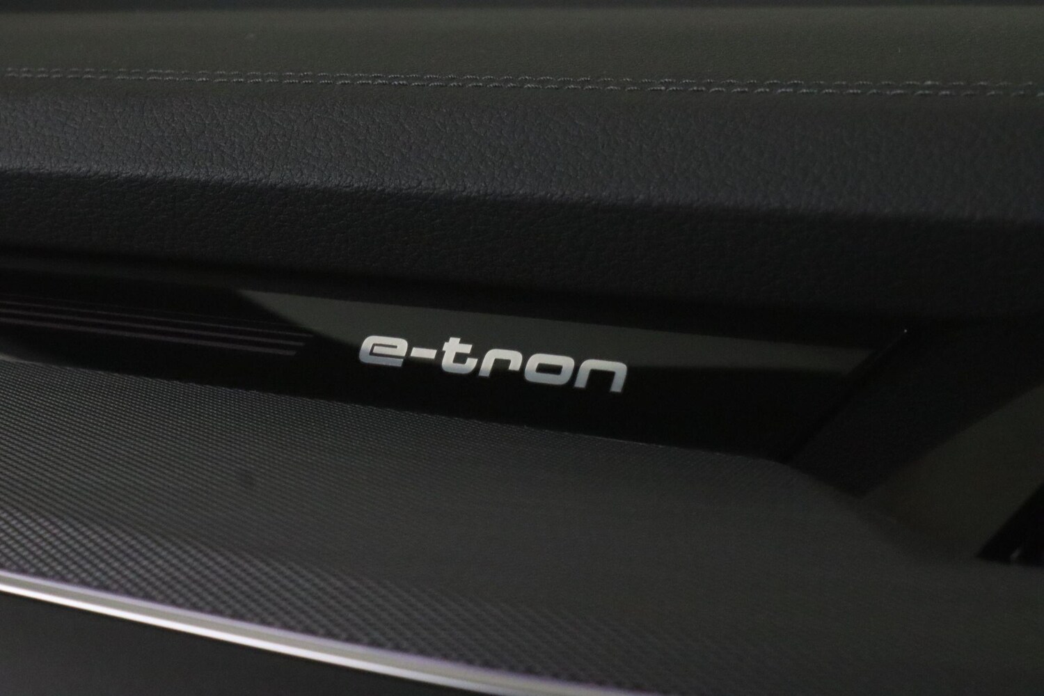 Used Audi Q8 e-tron for sale - 77549604: Photo 33