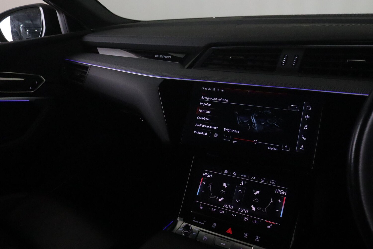 Used Audi Q8 e-tron for sale - 77549604: Photo 44