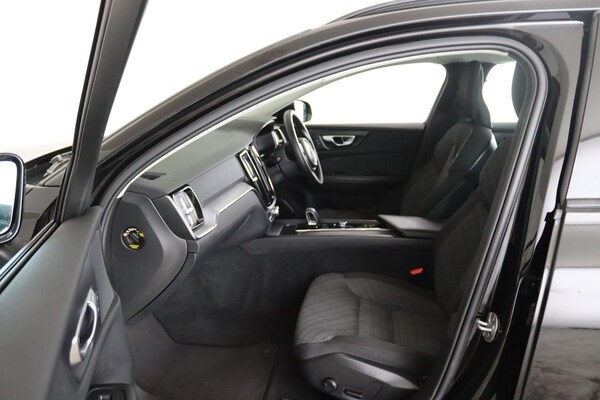 Used Volvo V60 2023 for sale - 74668539: Photo 10