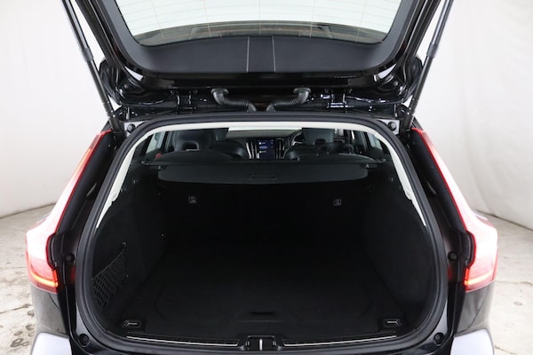 Used Volvo V60 2023 for sale - 74668539: Photo 12