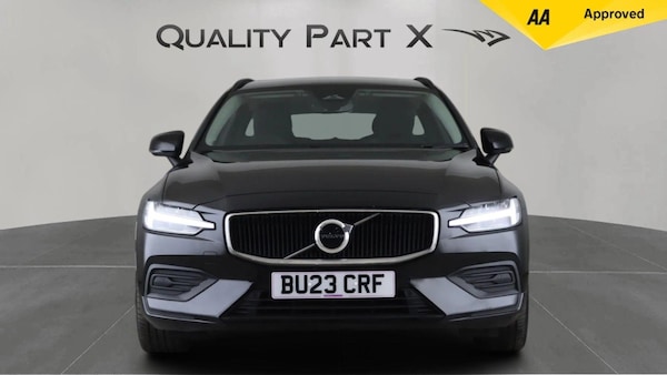 Used Volvo V60 2023 for sale - 74668539: Photo 2