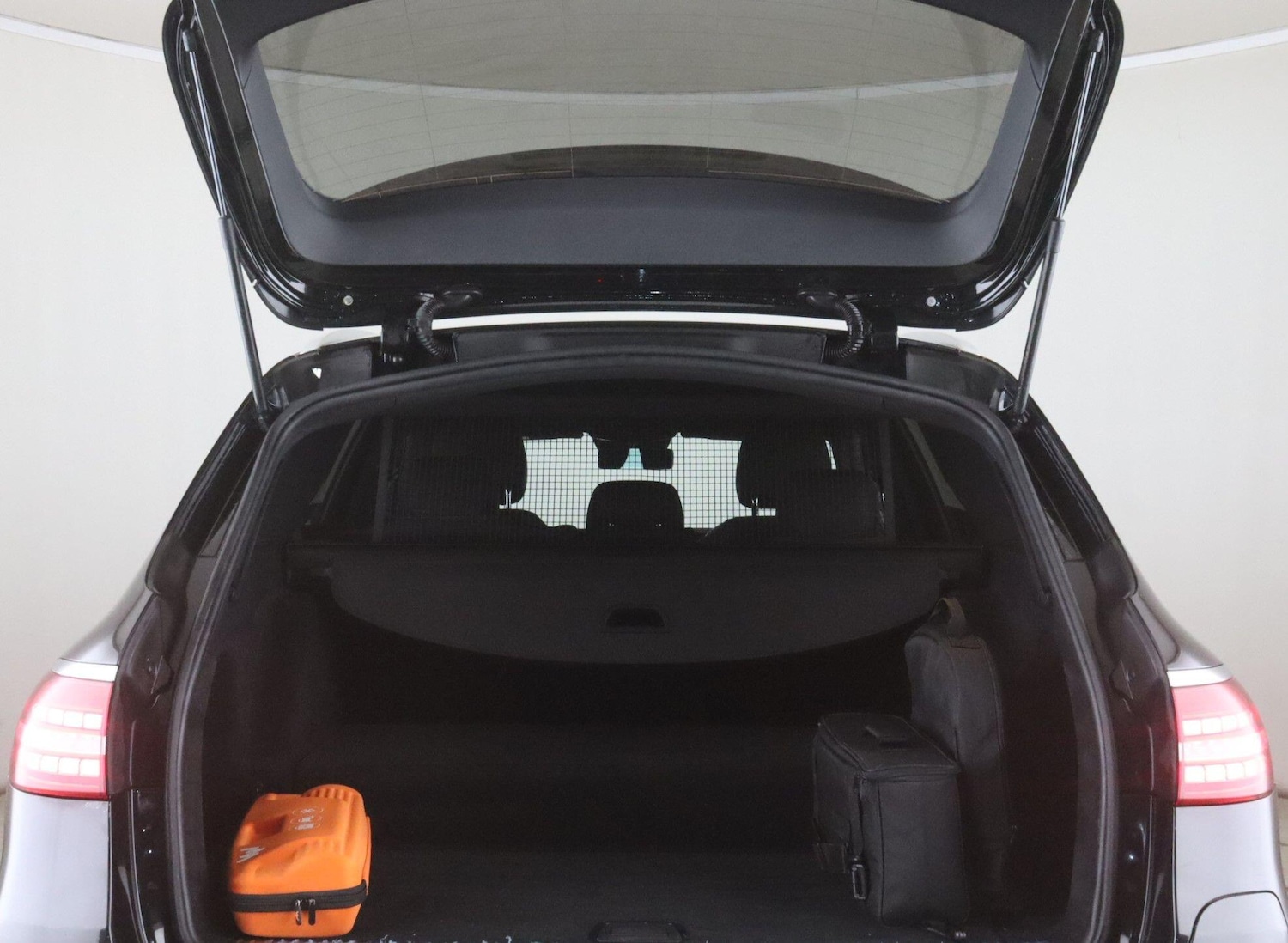 Used Mercedes-Benz E Class 2020 for sale - 77108961: Photo 12