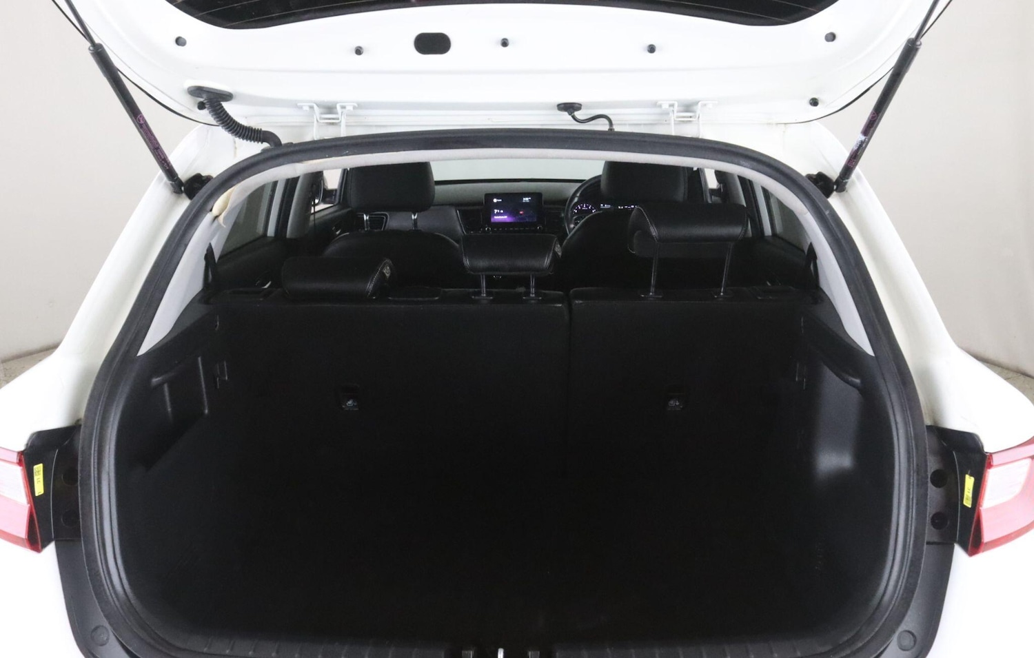 Used Kia Stonic 2022 for sale - 77497307: Photo 10