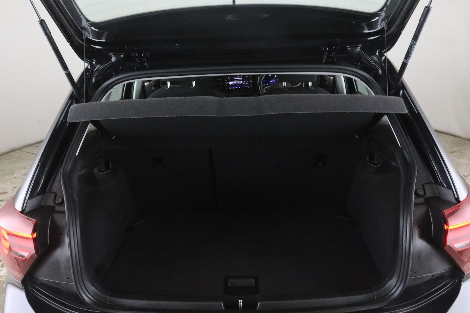 Used Volkswagen Polo 2024 for sale - 77306269: Photo 11