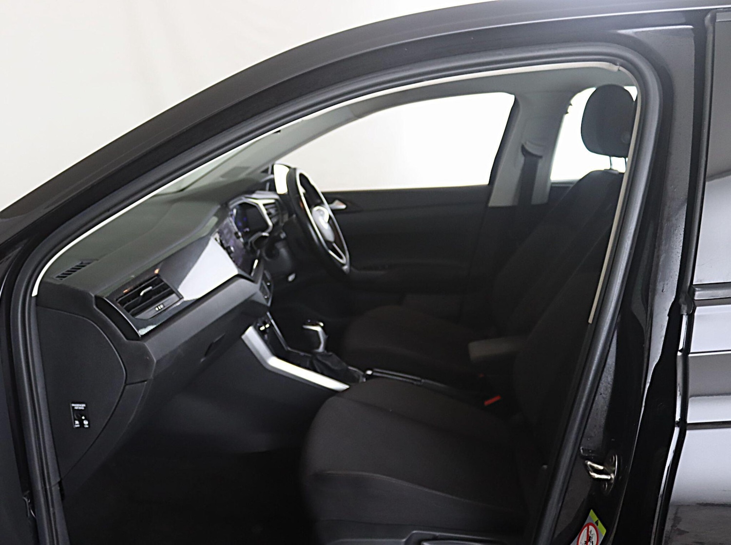 Used Volkswagen Polo 2024 for sale - 77306269: Photo 9