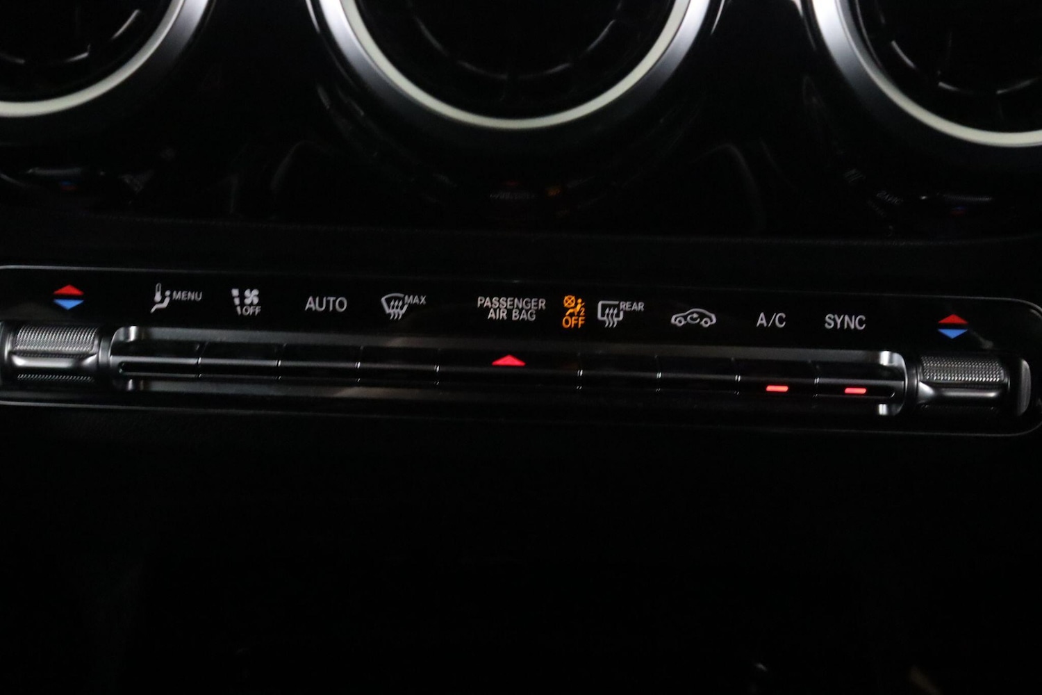 Used Mercedes-Benz GLA 2020 for sale - 76898776: Photo 27