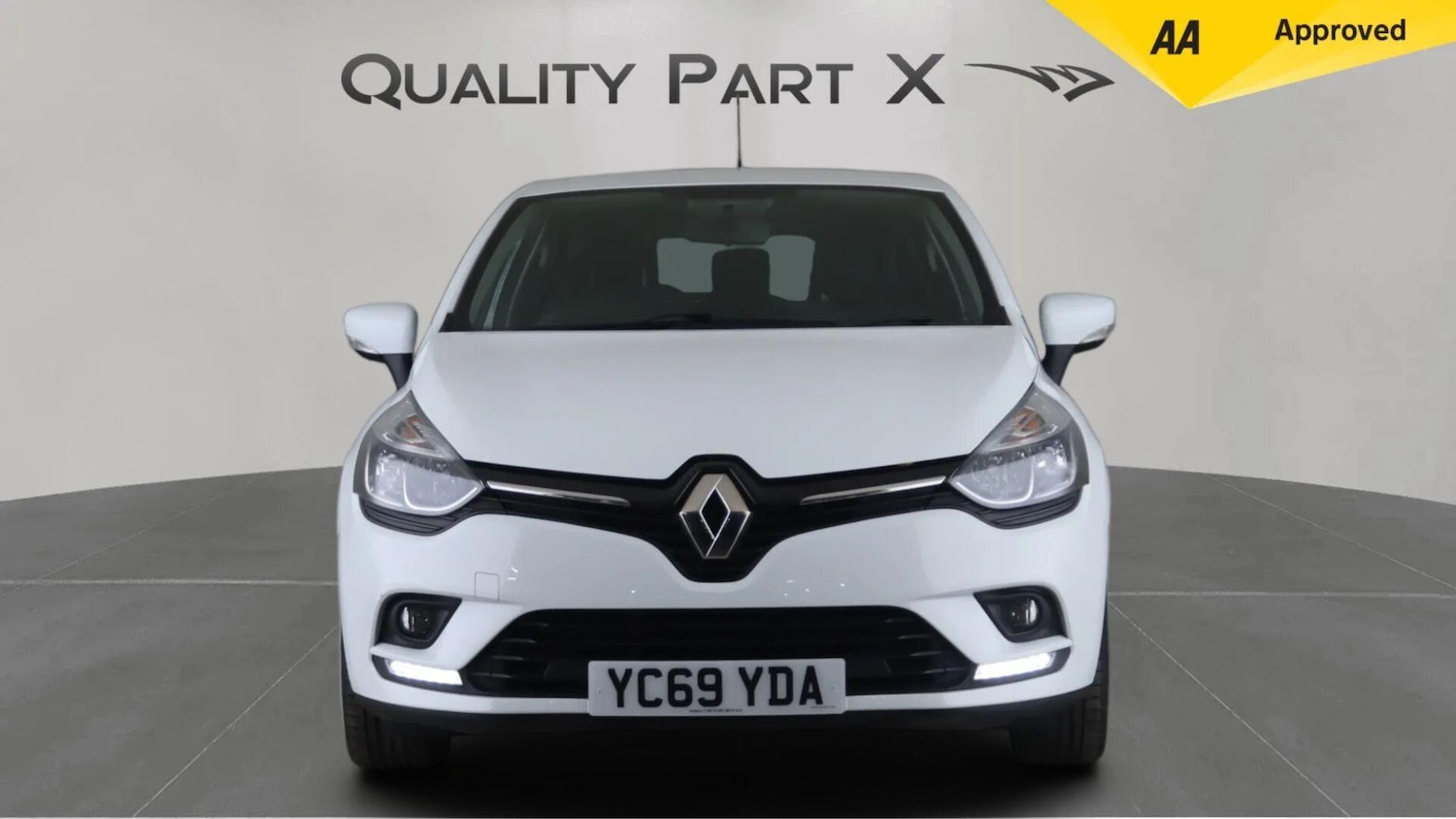 Used Renault Clio 2019 for sale - 75928232: Photo 2