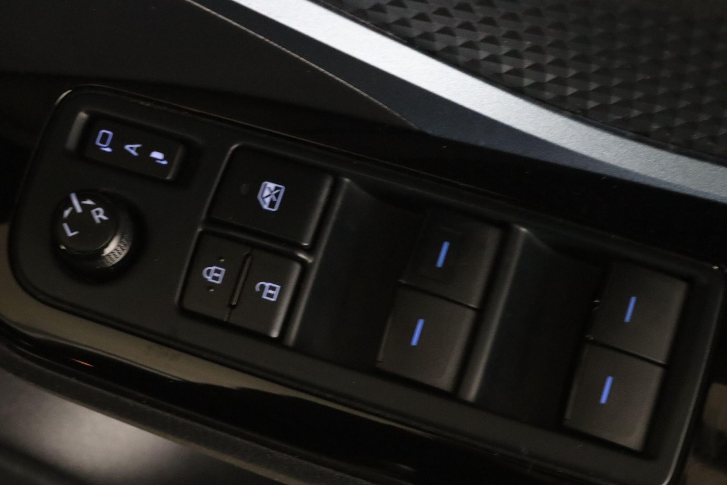 Used Toyota C-HR 2022 for sale - 76399378: Photo 17