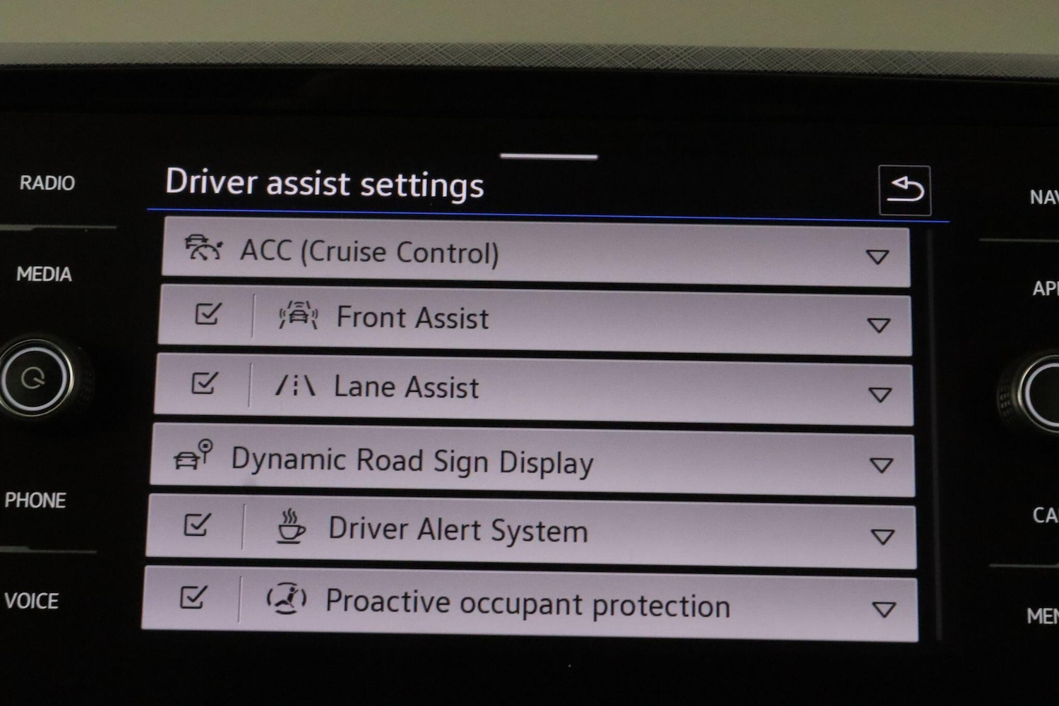 Used Volkswagen Passat 2023 for sale - 75927019: Photo 32