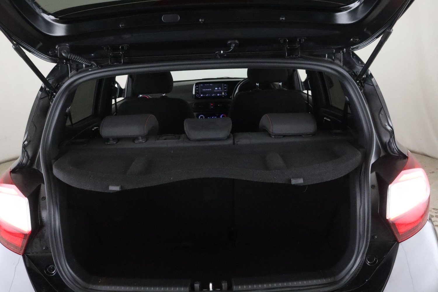 Used Hyundai i10 2022 for sale - 76215704: Photo 12