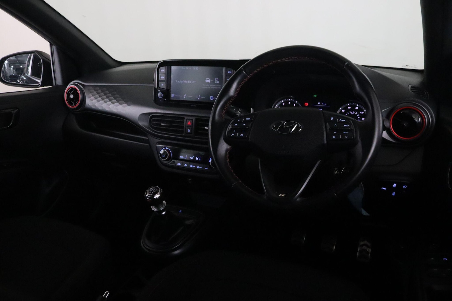 Used Hyundai i10 2022 for sale - 76215704: Photo 15