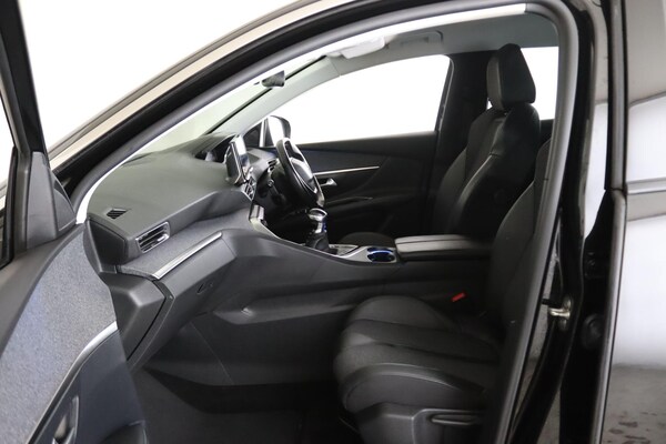 Used Peugeot 3008 2021 for sale - 76123015: Photo 10