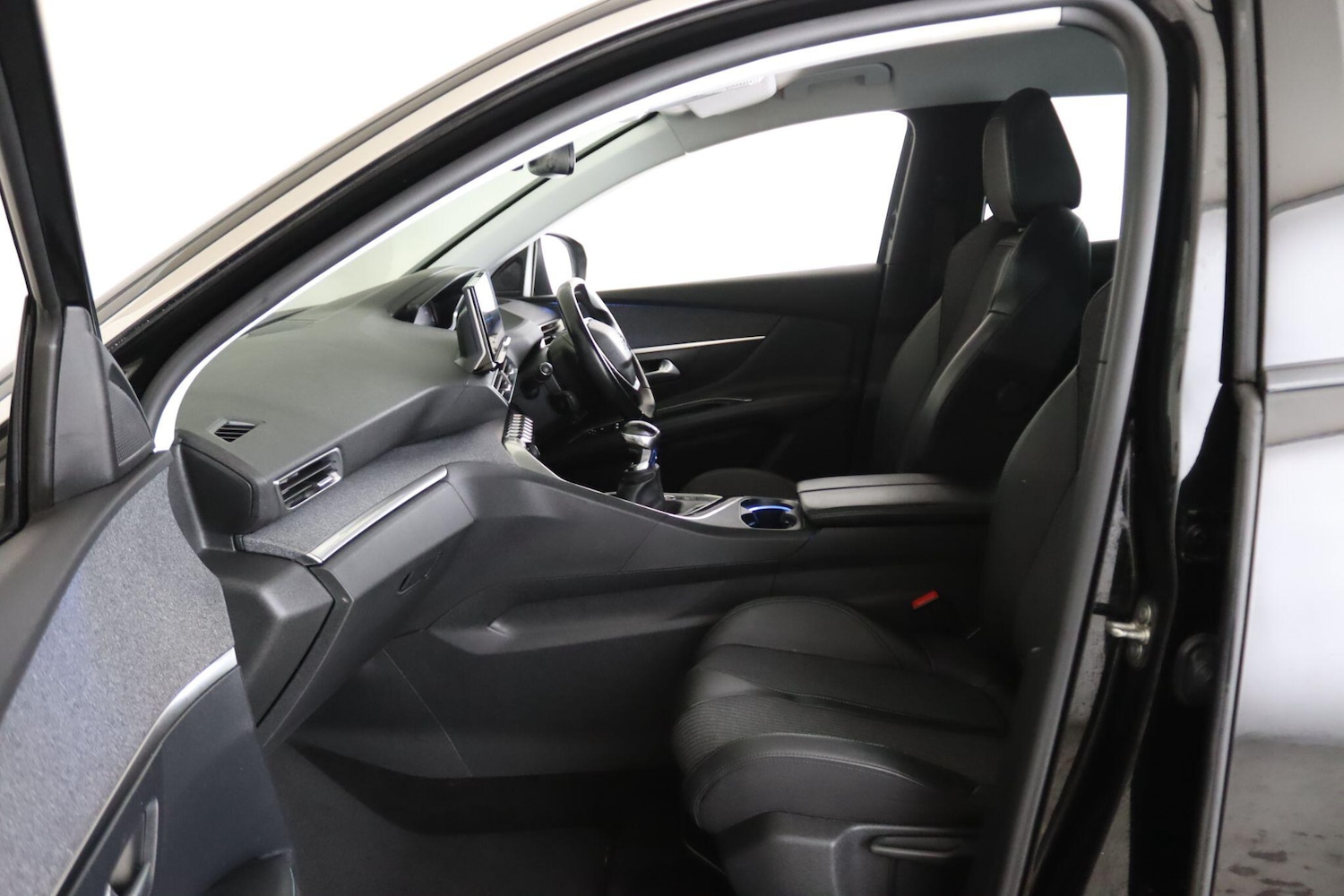 Used Peugeot 3008 2021 for sale - 76123015: Photo 11