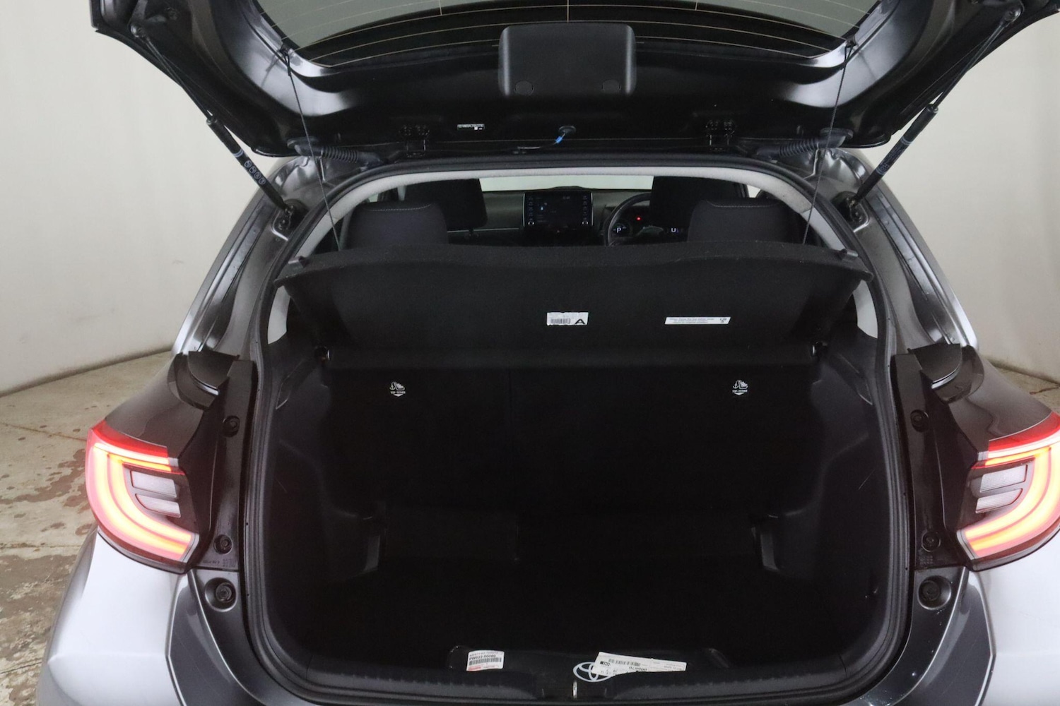 Used Toyota Yaris 2022 for sale - 76898636: Photo 12