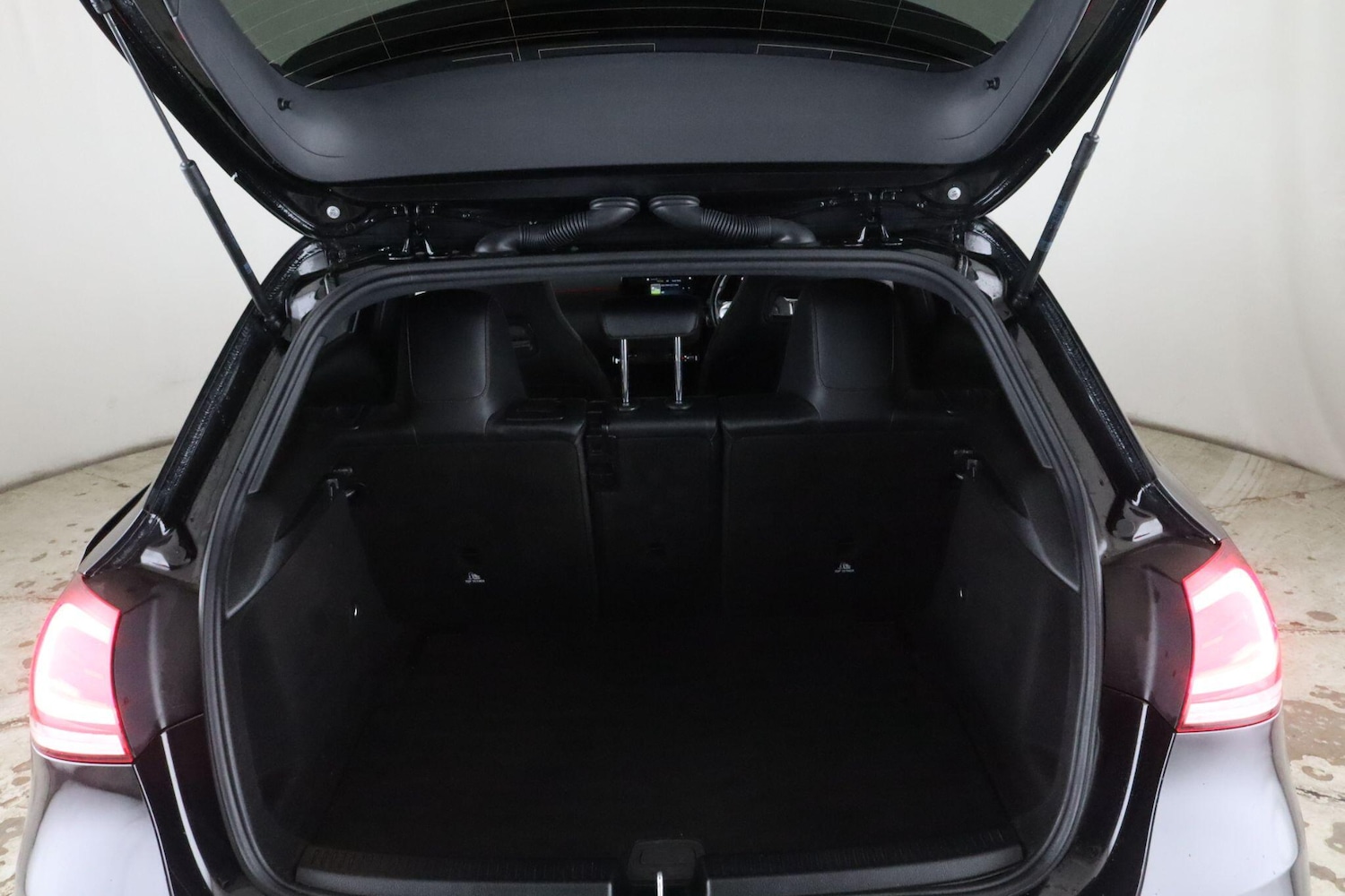 Used Mercedes-Benz A-Class 2021 for sale - 76991989: Photo 12