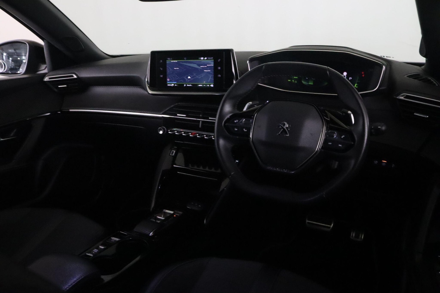 Used Peugeot 2008 2023 for sale - 76349572: Photo 15