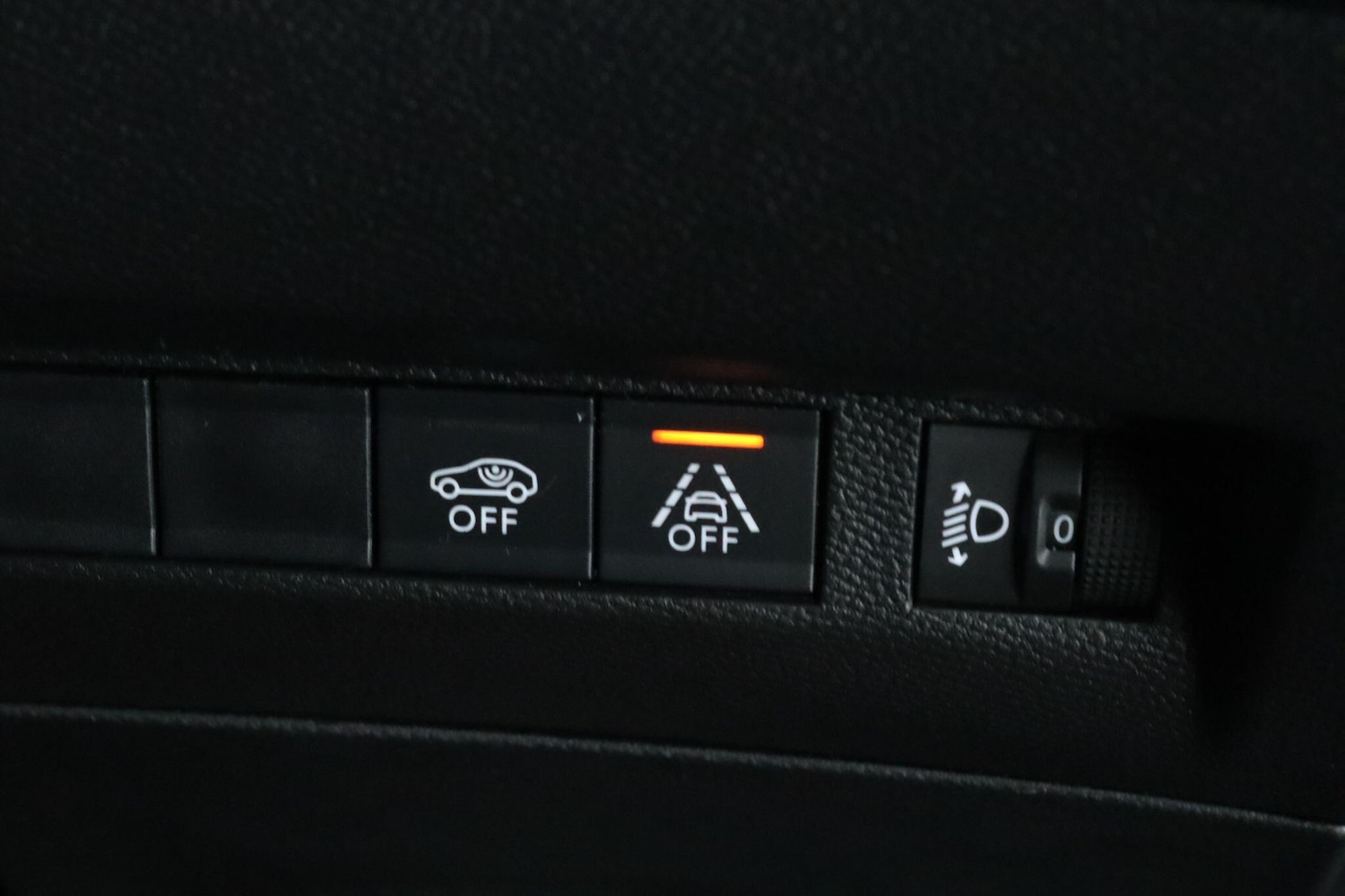 Used Peugeot 2008 2023 for sale - 76349572: Photo 18