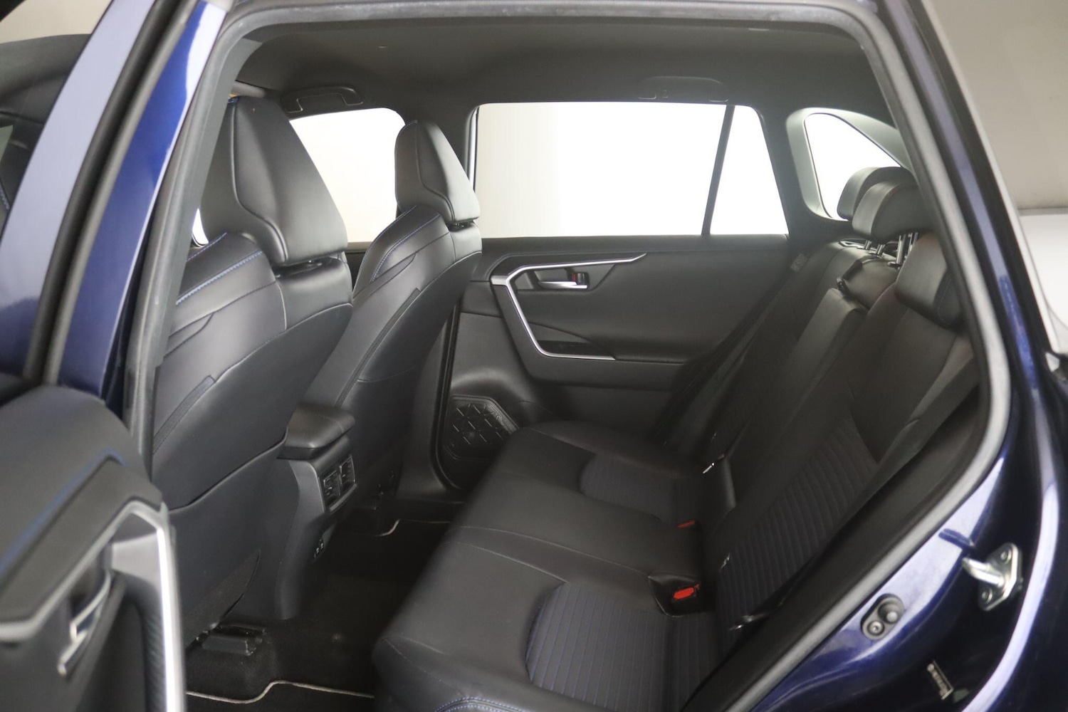 Used Toyota RAV4 2020 for sale - 76913818: Photo 10