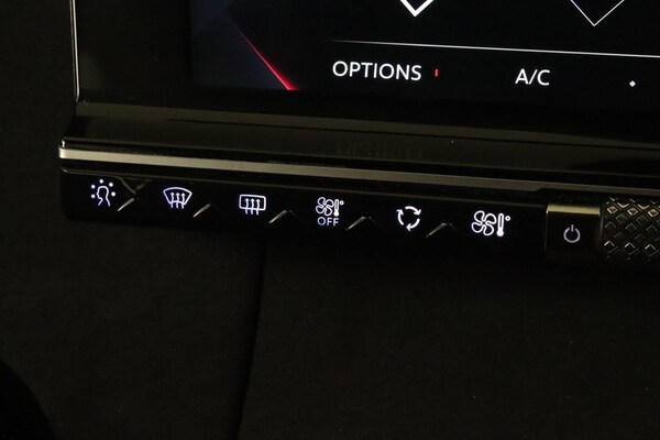 Used DS Automobiles DS 7 Crossback 2019 for sale - 76228058: Photo 24