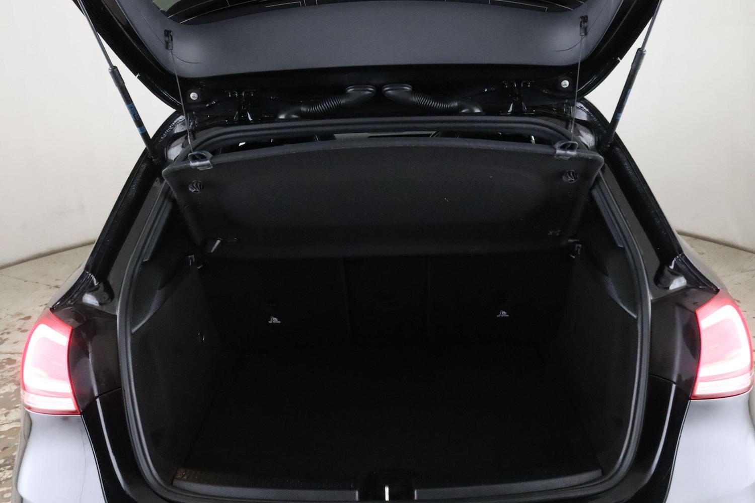 Used Mercedes-Benz A-Class 2020 for sale - 76059243: Photo 13