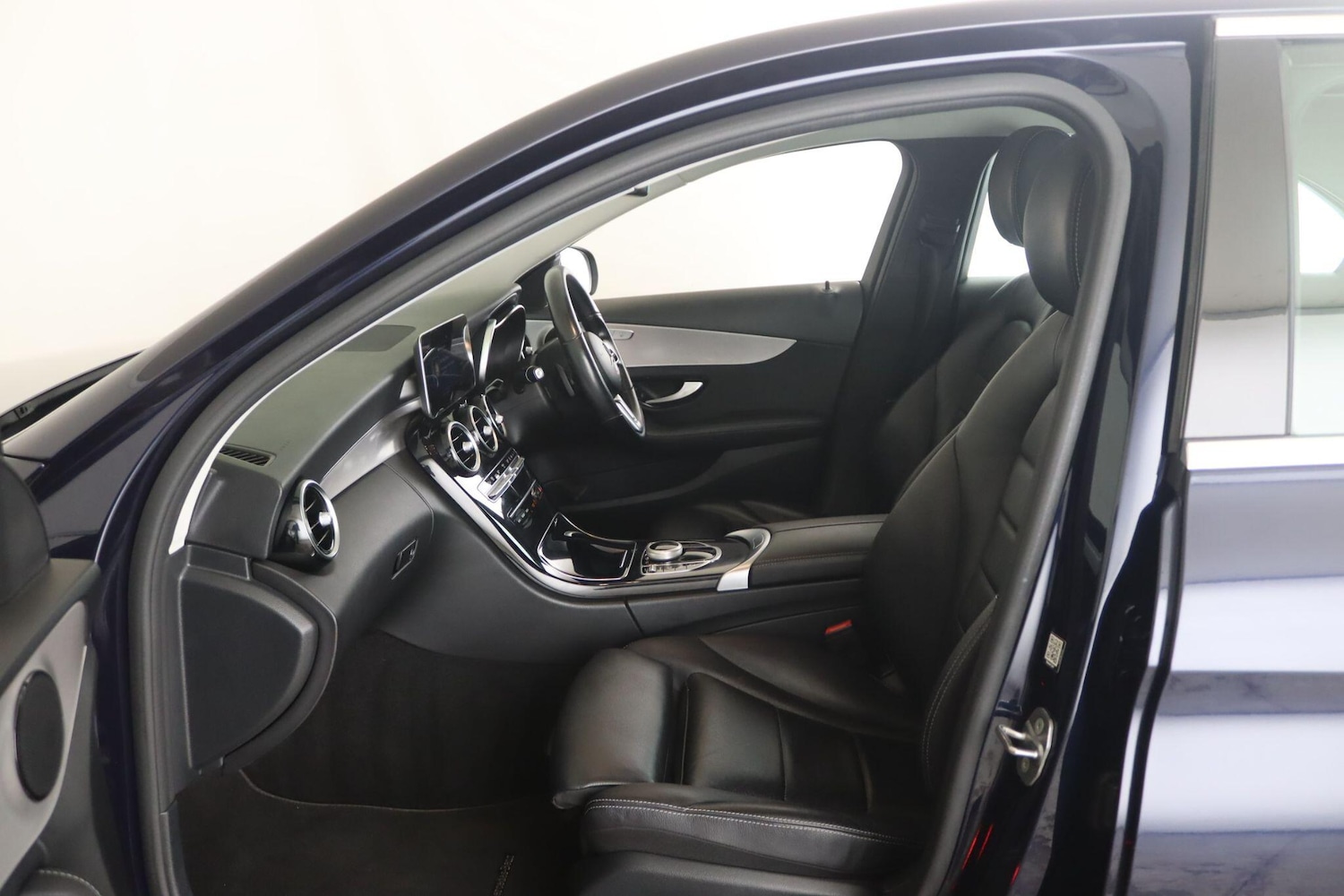 Used Mercedes-Benz C Class 2020 for sale - 76742351: Photo 11