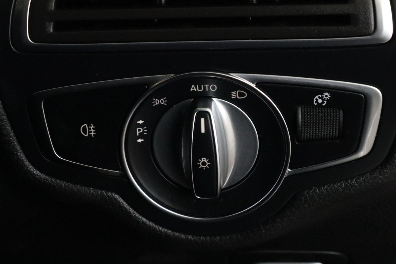 Used Mercedes-Benz C Class 2020 for sale - 76742351: Photo 19