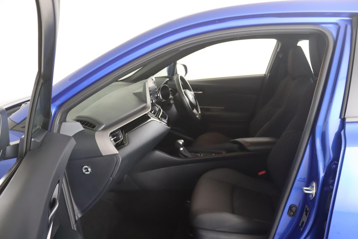 Used Toyota C-HR 2021 for sale - 78157240: Photo 11