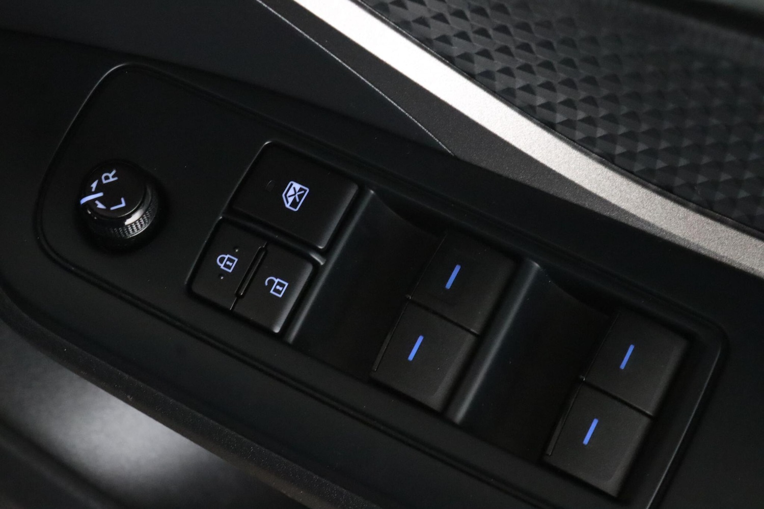 Used Toyota C-HR 2021 for sale - 78157240: Photo 17