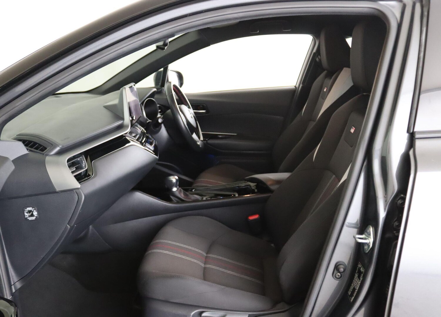 Used Toyota C-HR 2022 for sale - 76021061: Photo 10