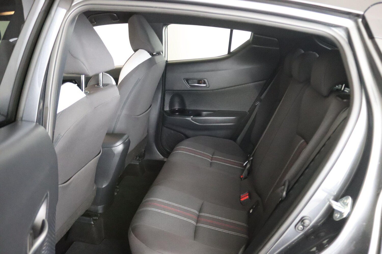 Used Toyota C-HR 2022 for sale - 76021061: Photo 12