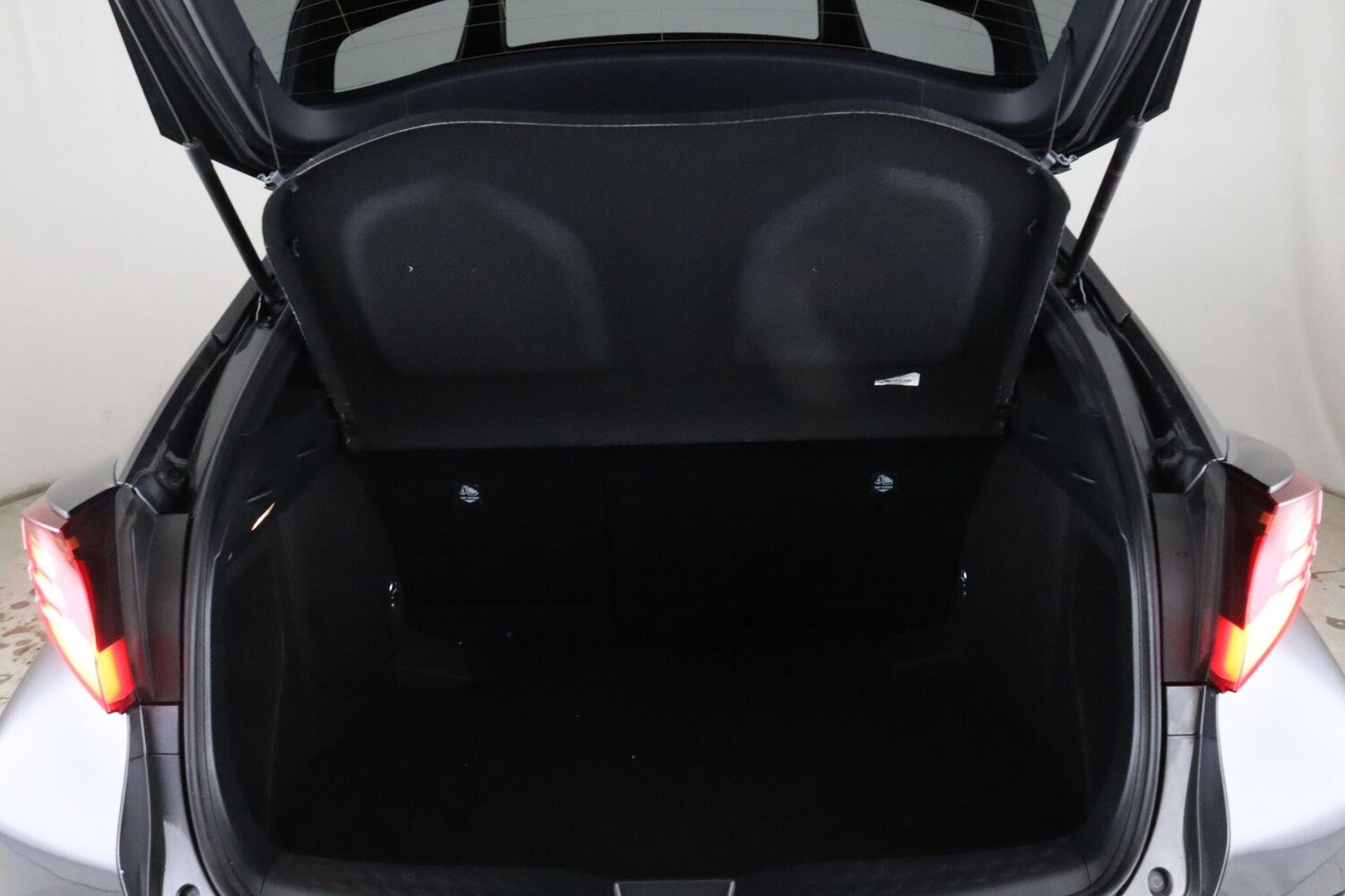 Used Toyota C-HR 2022 for sale - 76021061: Photo 13