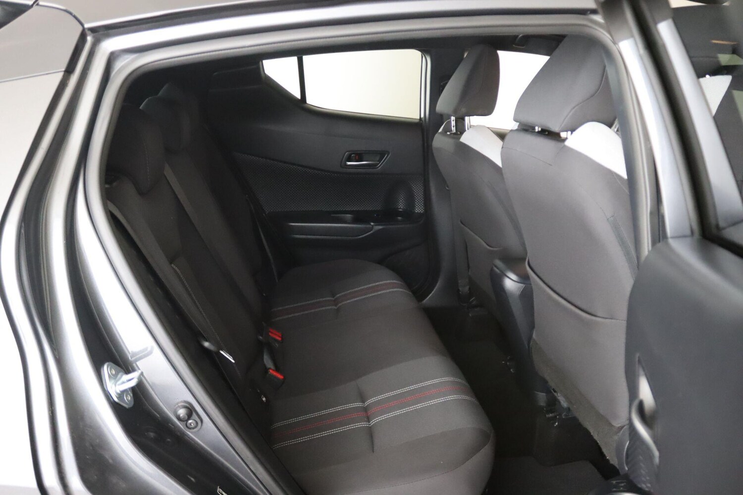 Used Toyota C-HR 2022 for sale - 76021061: Photo 14