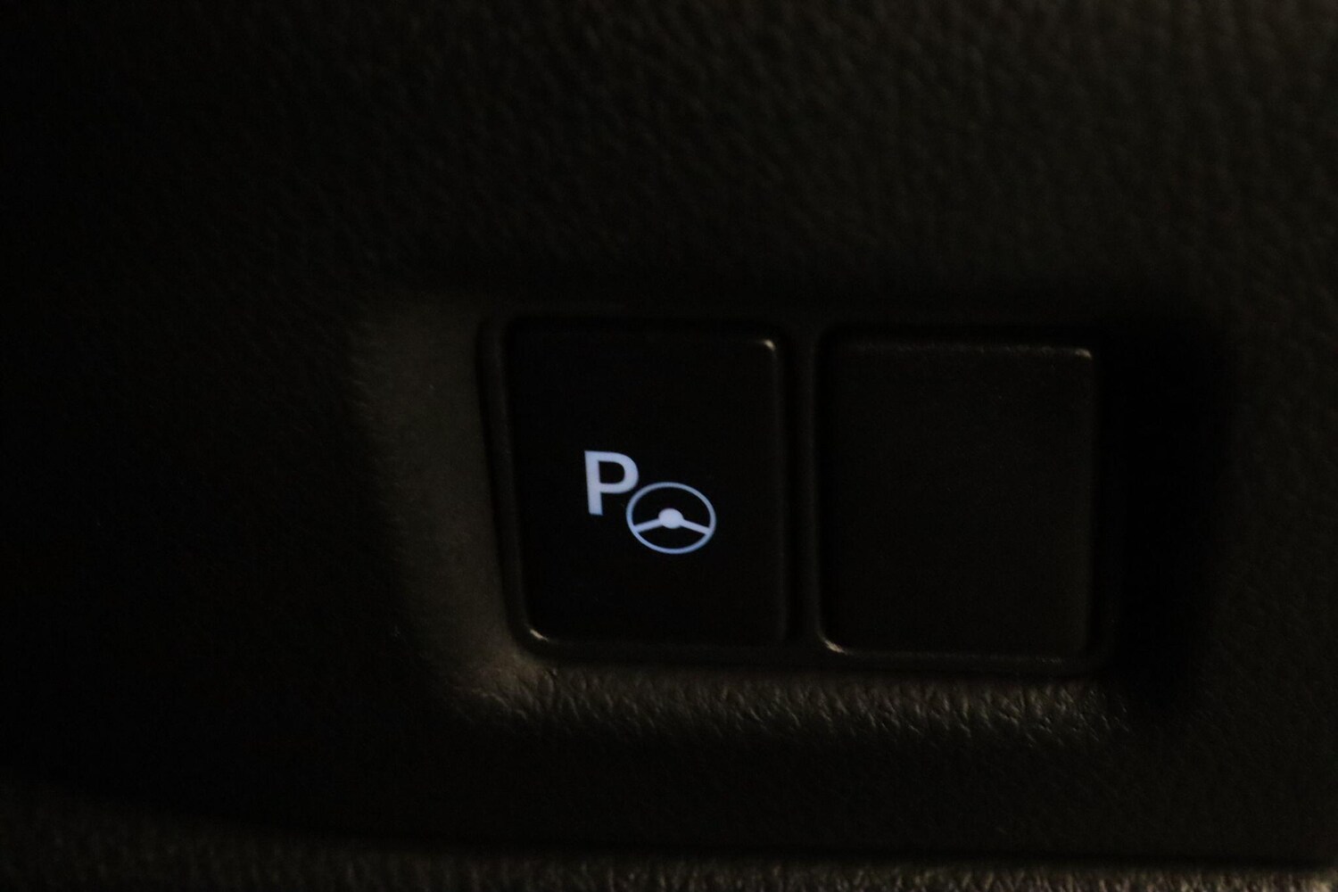 Used Toyota C-HR 2022 for sale - 76021061: Photo 19