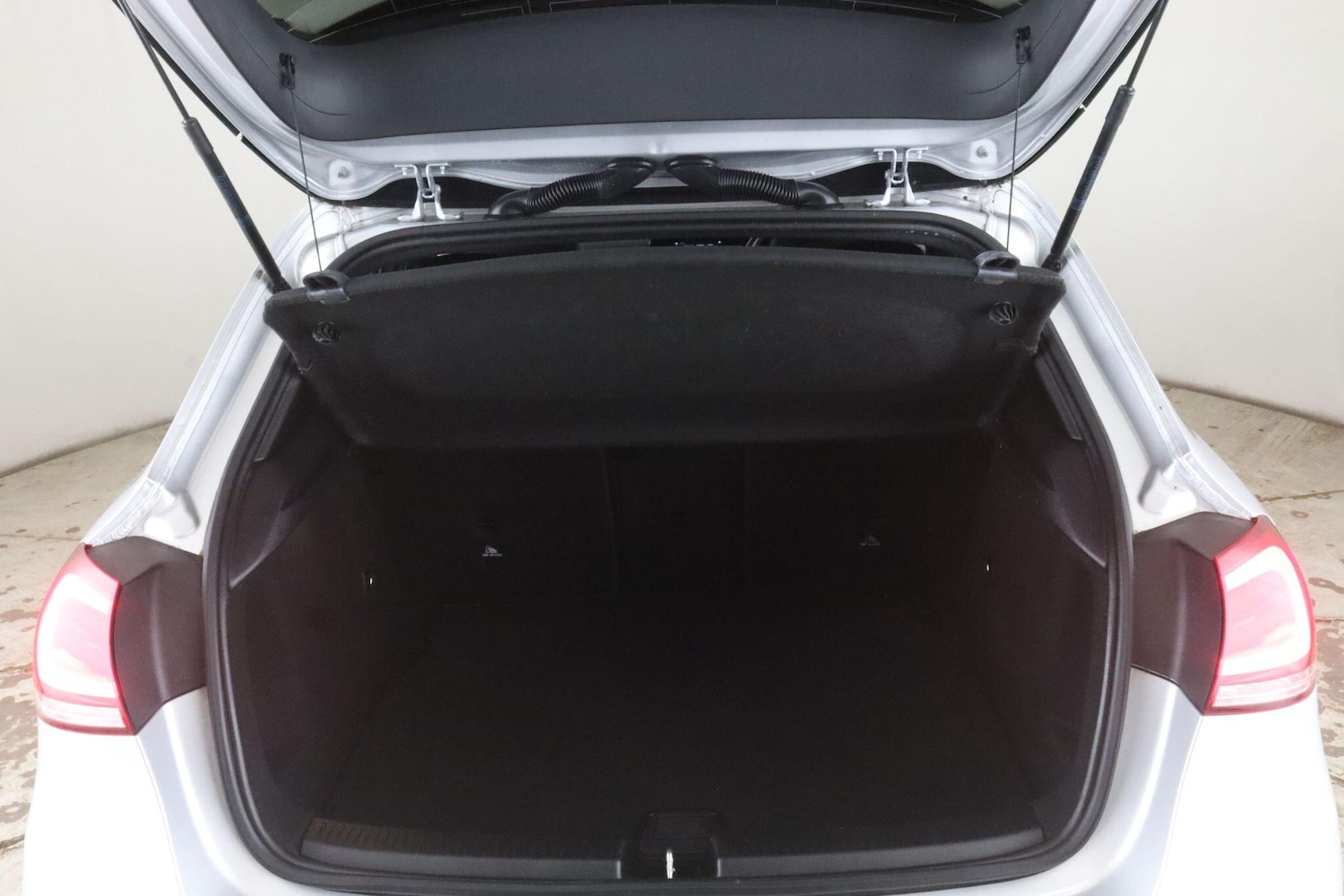 Used Mercedes-Benz A-Class 2020 for sale - 77412176: Photo 13