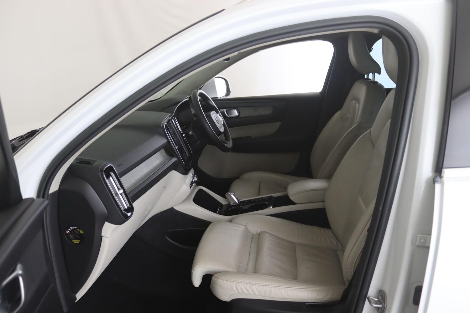 Used Volvo XC40 2022 for sale - 77143927: Photo 11