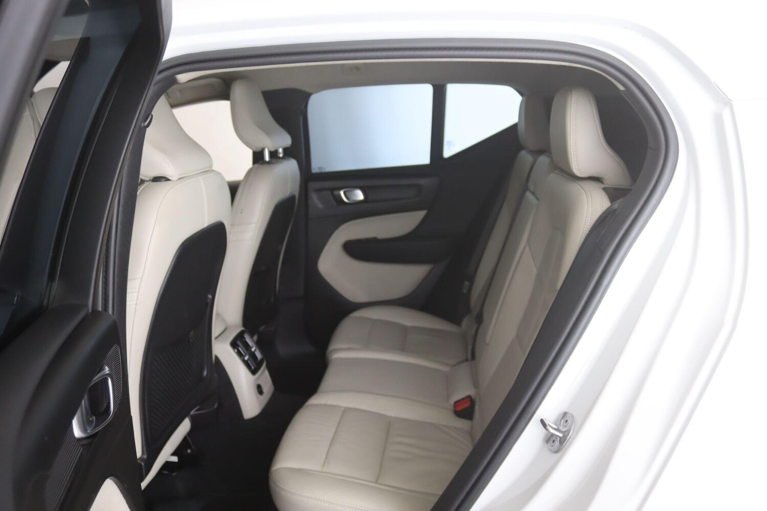 Used Volvo XC40 2022 for sale - 77143927: Photo 12