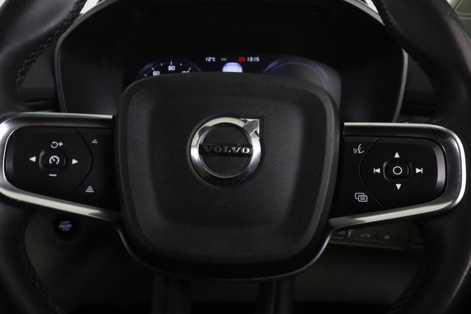 Used Volvo XC40 2022 for sale - 77143927: Photo 21